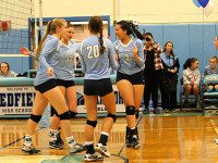 Volleyball sweeps Bellingham on Senior Night