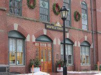 Medfield Garden Club Decks the Hall