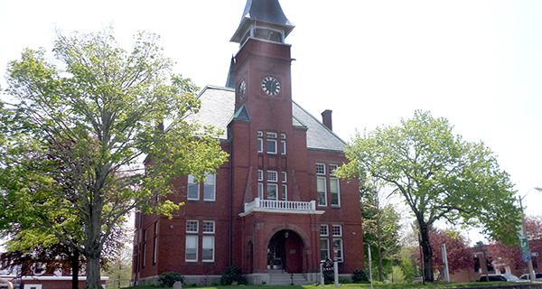 Historical Commission discusses buildings’ fates