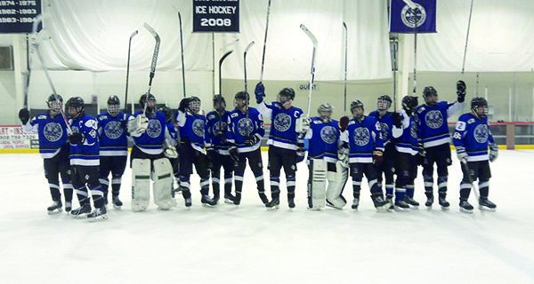 Raider hockey concludes successful season at tourney