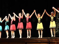 Young Women’s Club commences holiday season