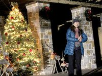 Bird Park illuminates holiday season