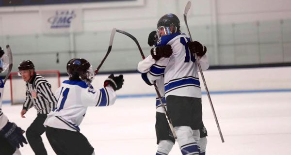 Popiel, Raider hockey climb back to .500