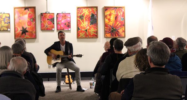 Chris Trapper enriches library’s music scene