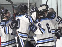 MacTavish, Warriors upend rival Raiders