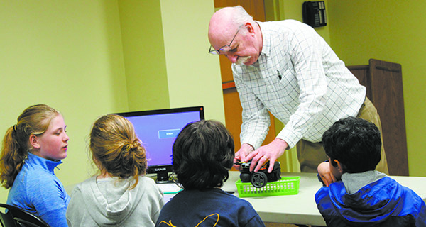 Smart robots visit DTL