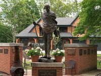 Pacifist Memorial dedicating nine new plaques