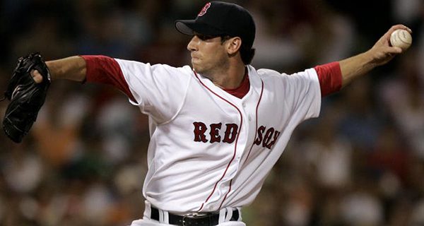 Craig Breslow addressing Temple Aliyah