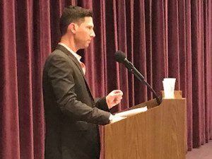 Former Boston Red Sox reliever Craig Breslow speaks at Temple Aliyah’s annual Men’s Club dinner.