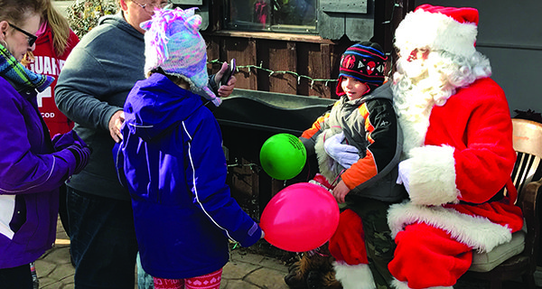 Santa returns to town common