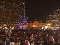 Needham Lights makes spirits bright