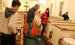 St. Dunstan’s hosts mini-golf
