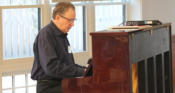 Ken Batts’ piano wows Wellesley diners