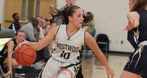 Hannah Bean (10) makes a cut to the basket from the perimeter.