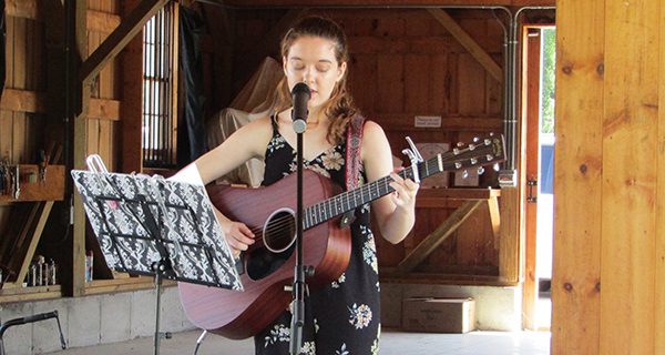 Adams Farm concert brings in crowd