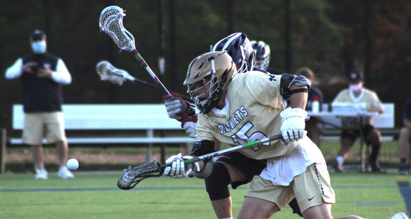 Late run lifts Warriors over Rockets