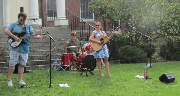 Stacey Peasley Band serenades Dover