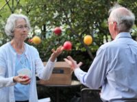 Czachorowski teaches library-goers juggling