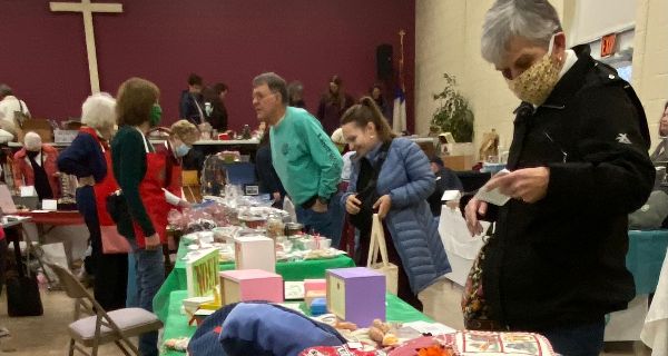 <strong>Locals browse Holly Fair for treasures</strong>