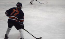 <strong>JV hockey beats Natick</strong>