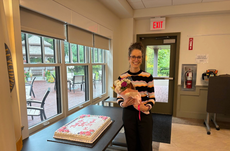 Seniors celebrate Robin Lampert